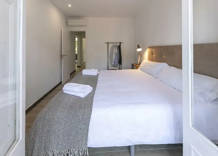 Bravissimo Rambla Eiffel Bridge 2 Жирона